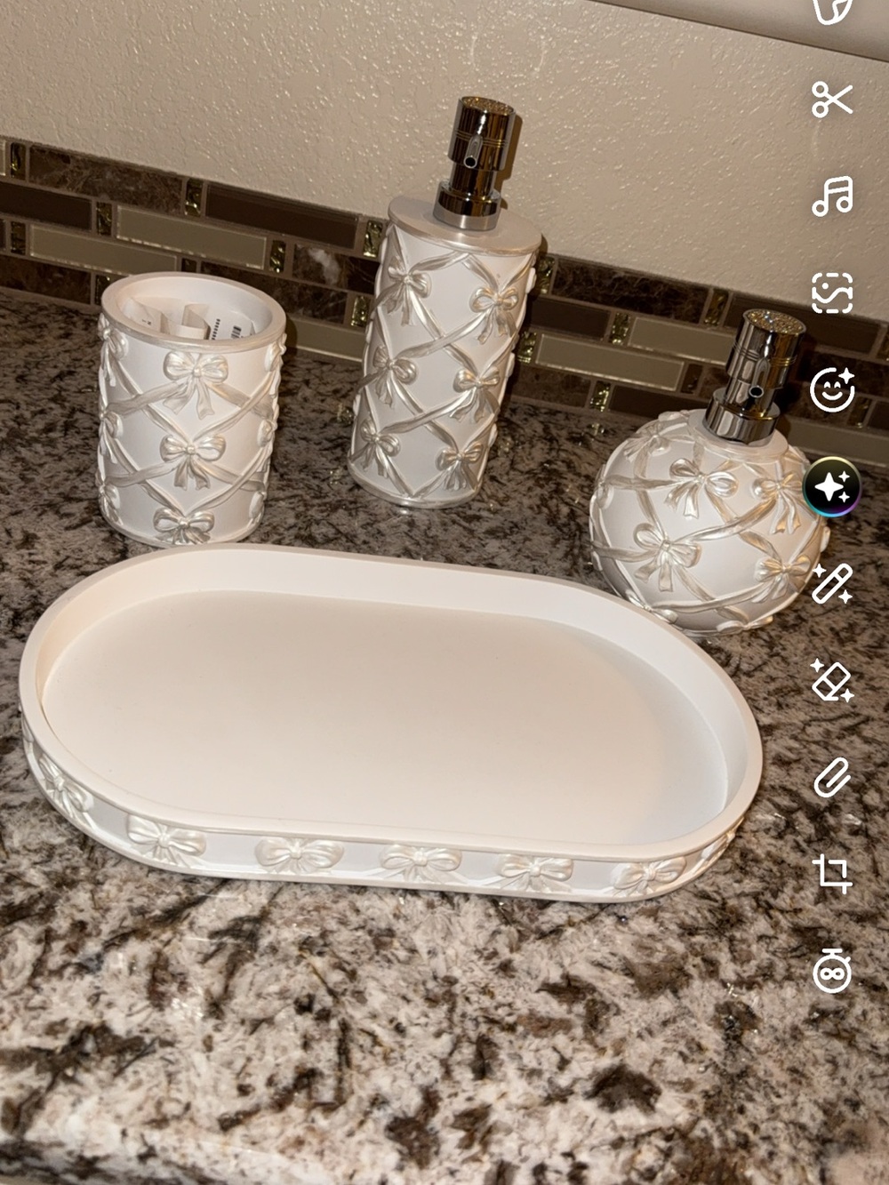 White Floral Bow Ceramic Bath Accessory Set - 4 Piece